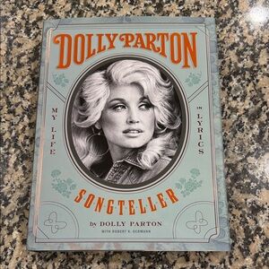 Dolly Parton Songteller Book